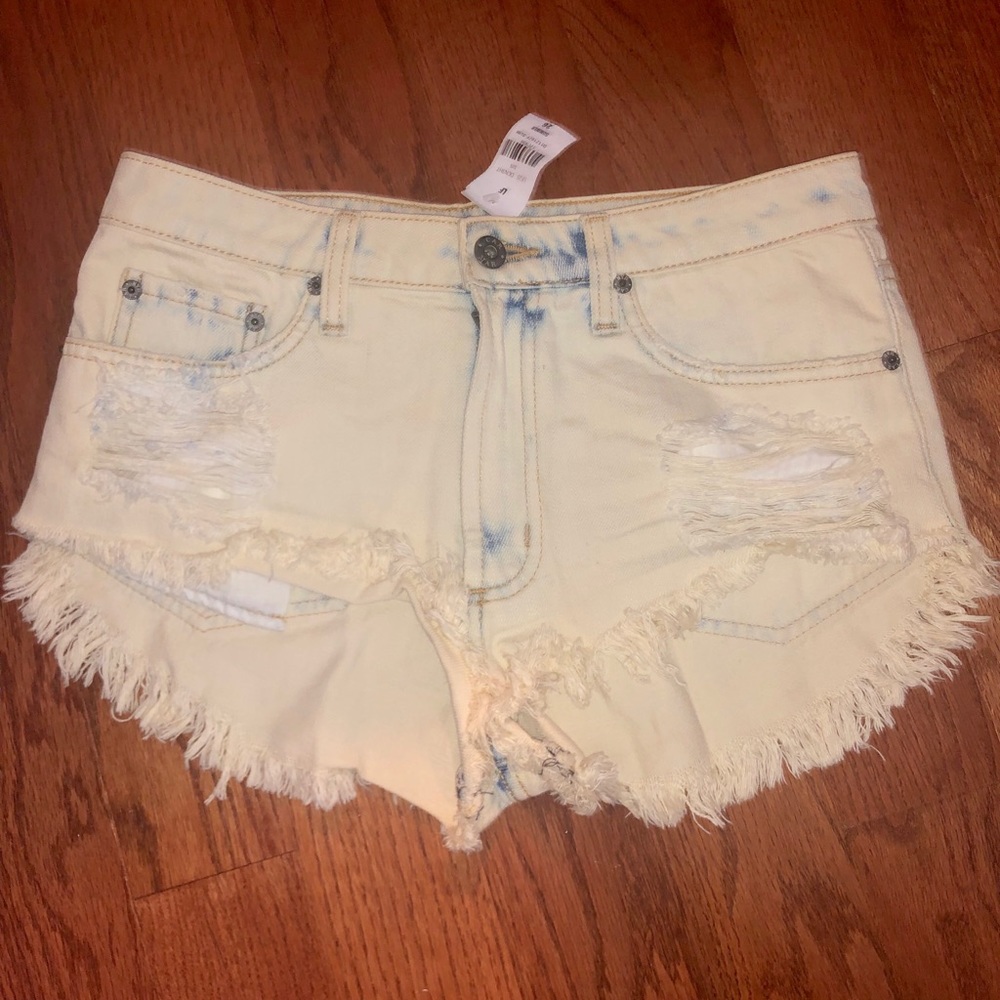 LF Carmar Denim Cutoff Shorts - size 26